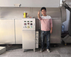 山東濱州炒瓜子流水線設(shè)備安裝調(diào)試成功 得到老板的肯定 山東濱州炒瓜子流水線設(shè)備安裝調(diào)試成功 得到老板的肯定